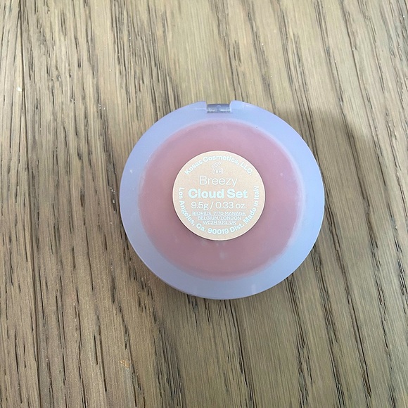 Kosas Cloud Set Baked Setting & Smoothing Powder - Picture 3 of 3